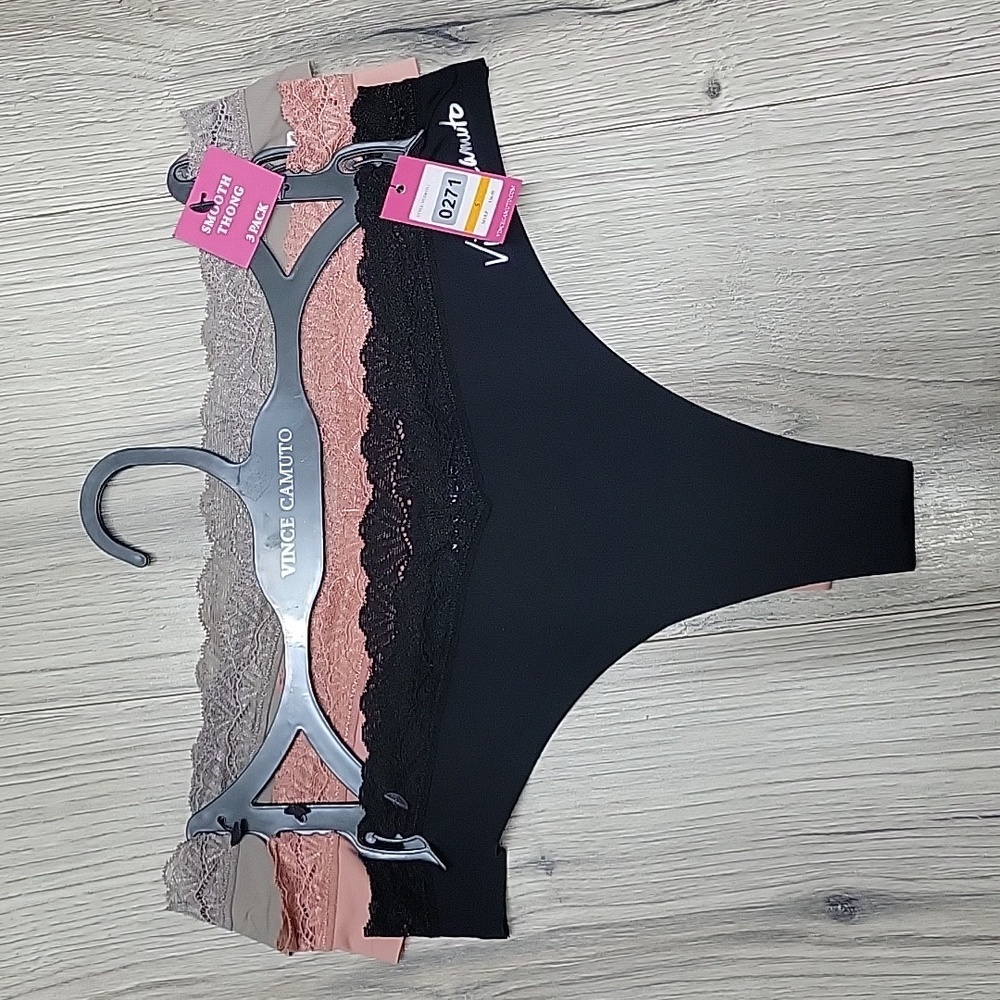 VINCE CAMUTO THONGS.